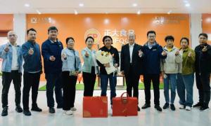 留一汪清潭照初心 映一抹晚霞别样红 丨 洛阳开云官方在线入口开展员工荣誉退休仪式暨欢送会